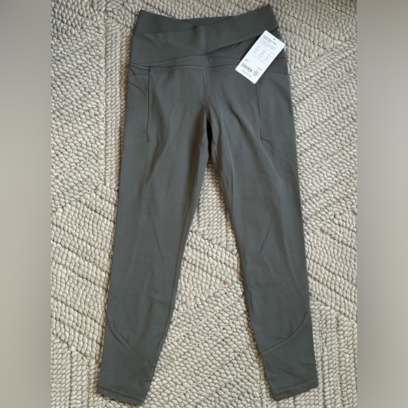 NWT Athleta Salutation Stash Wrap Tight - Sage - Never Worn - Picture 3 of 7